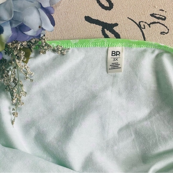 NWT BP. Womens Open Back Boxy Halter Crop Top in Green Floral - Picture 5 of 5